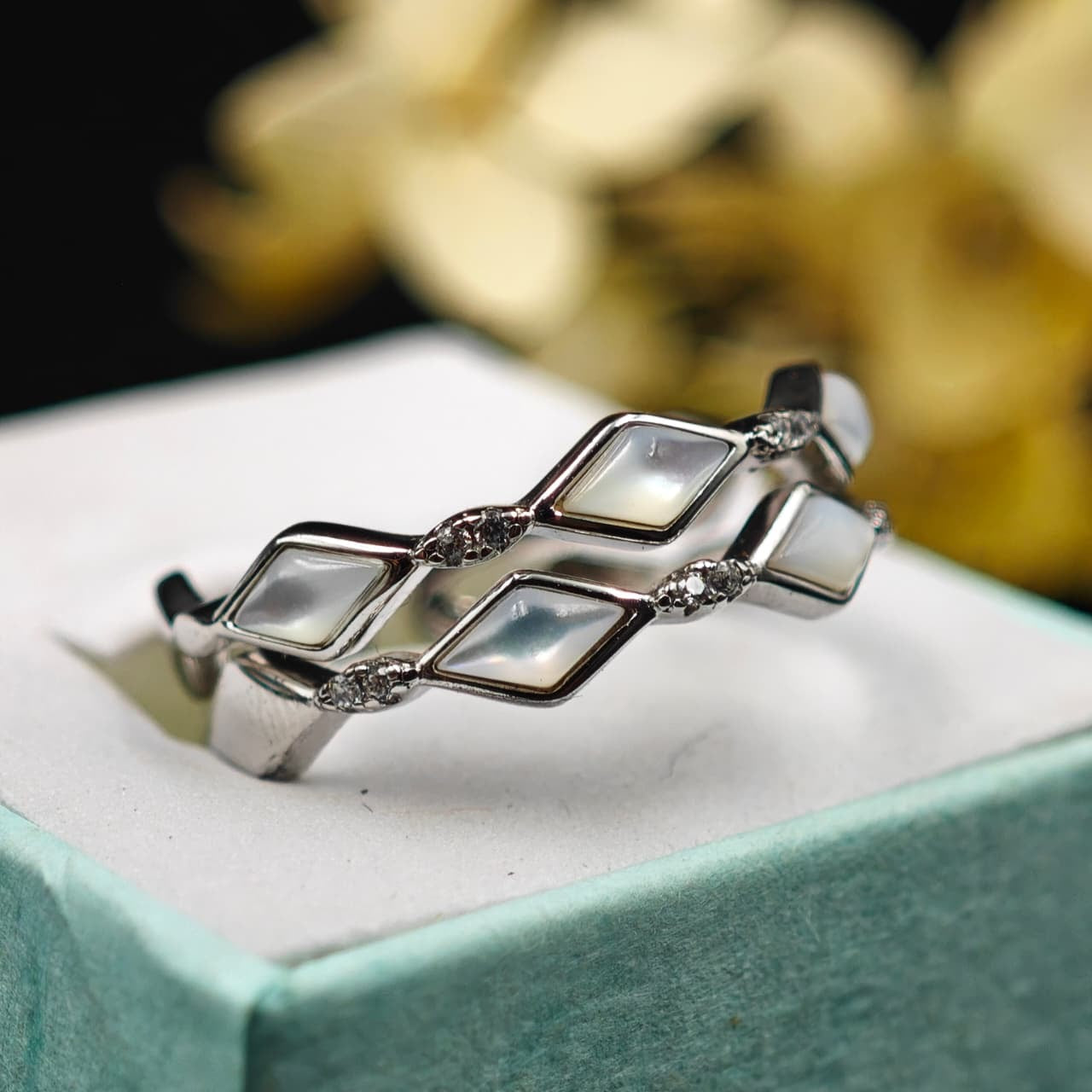925 Sterling Silver Mother of Pearl Statement Ring