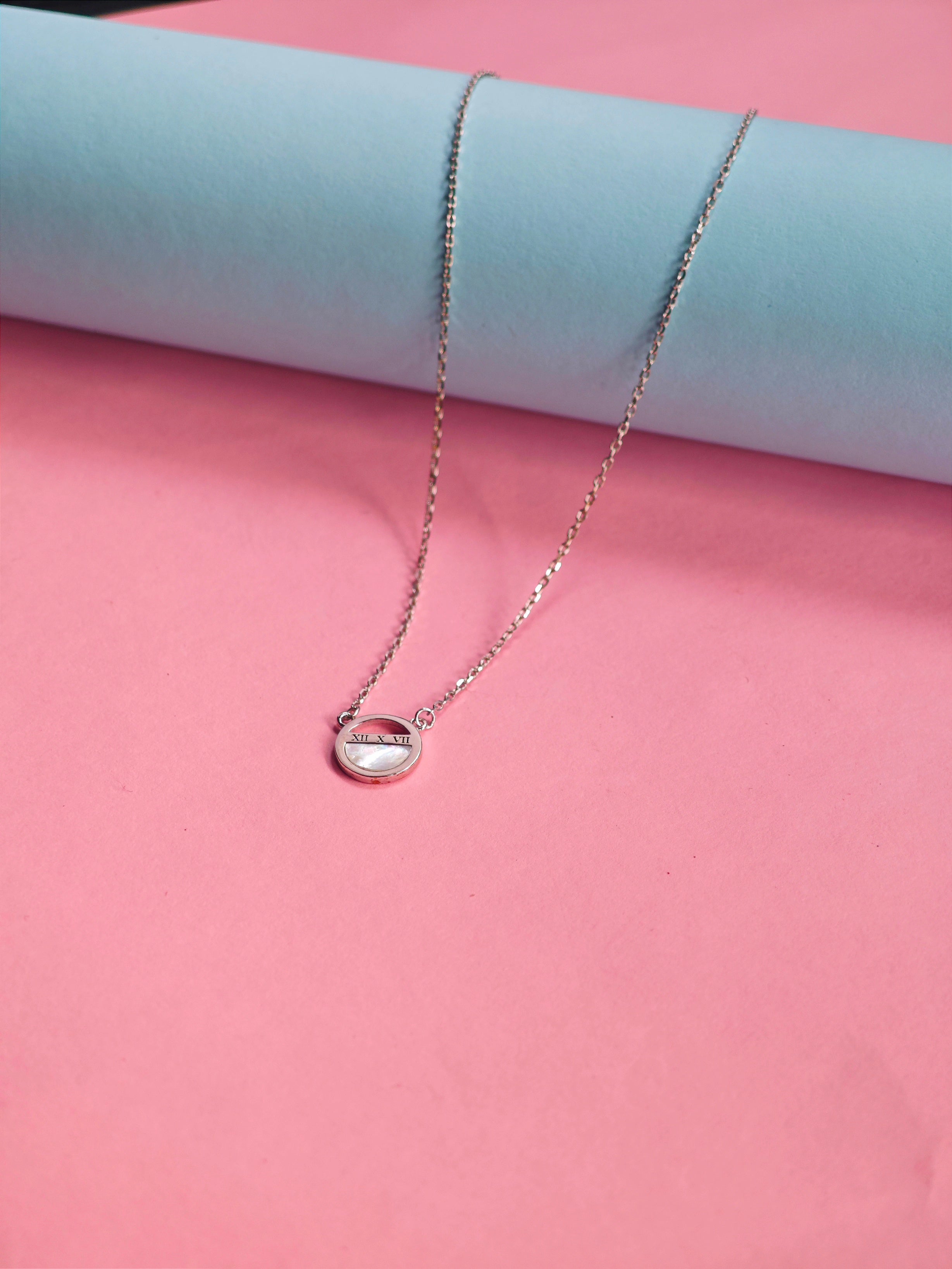 Necklace pendant minimal