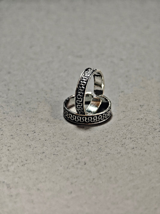 Toe ring oxidize