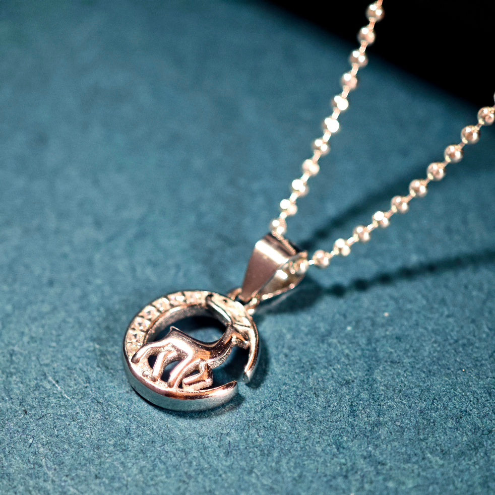 Necklace pendant deer