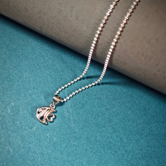 Necklace pendant fish