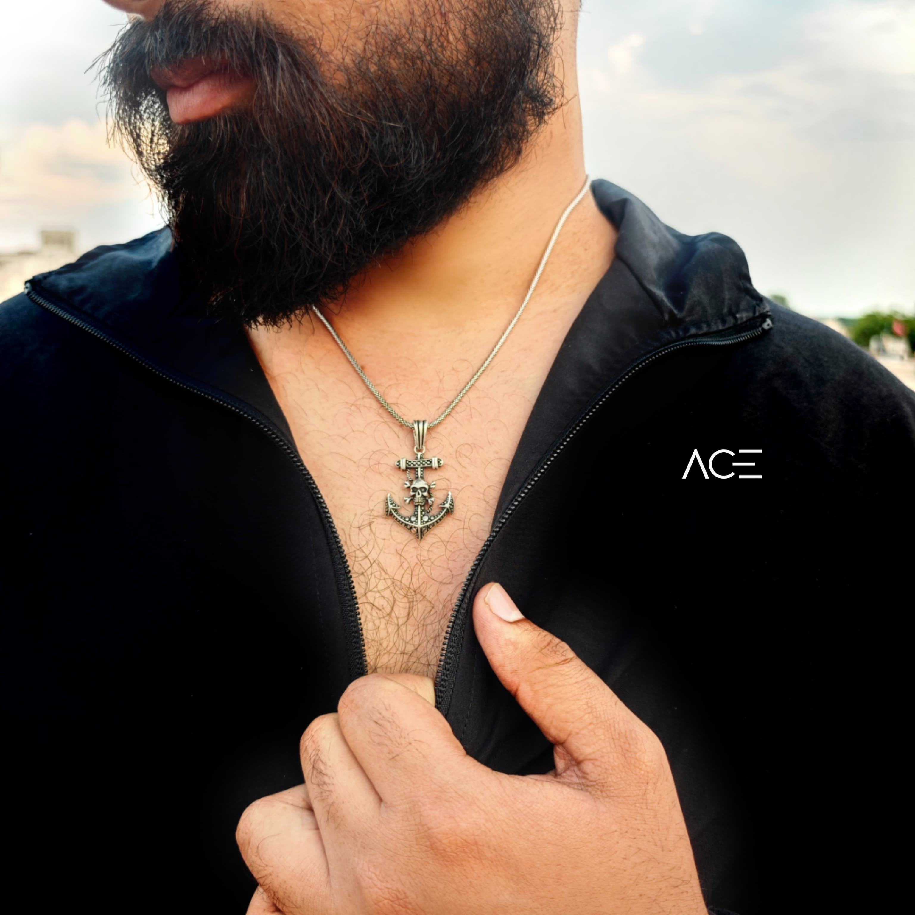 Anchor skull 2 pendant