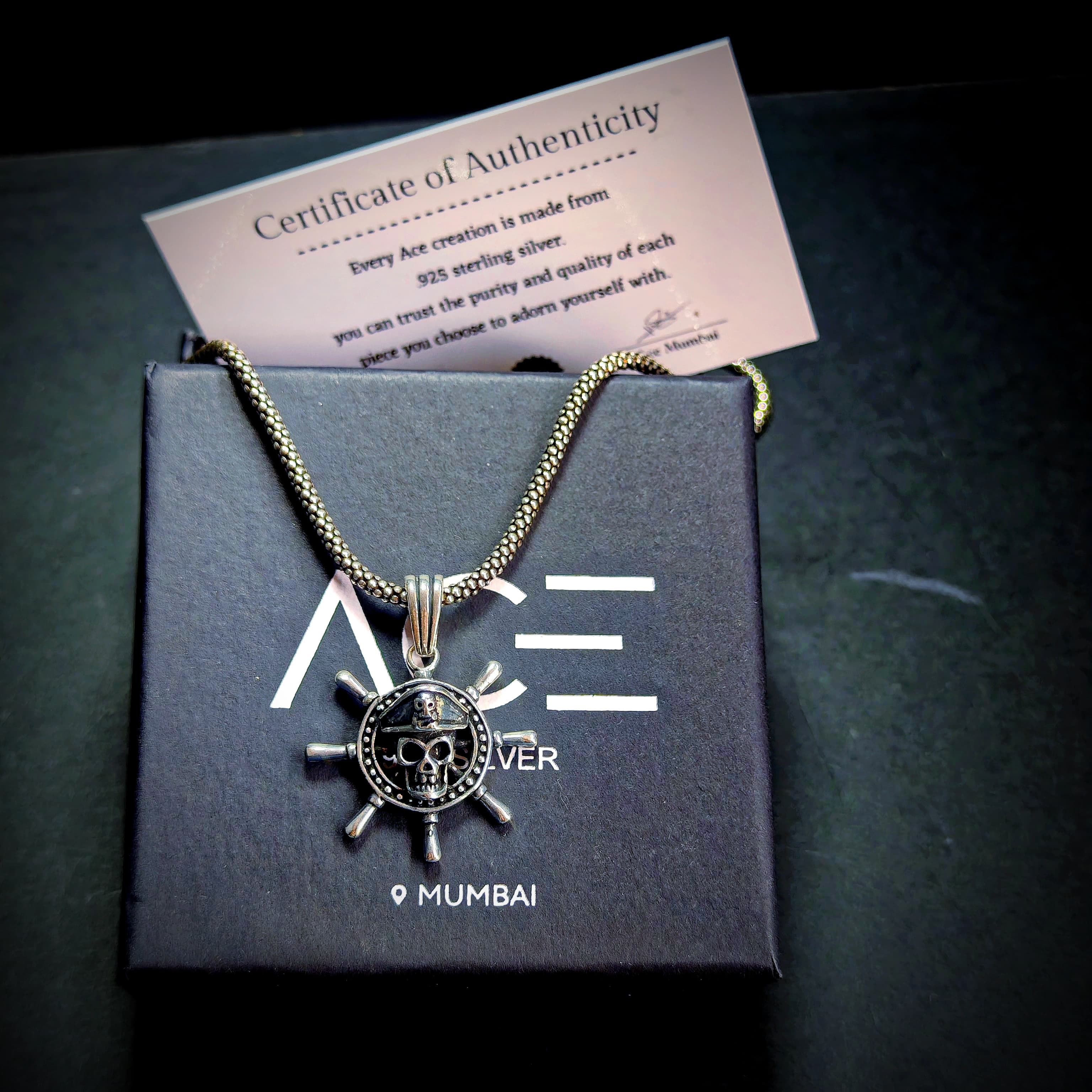 Sailor skull 2 pendant