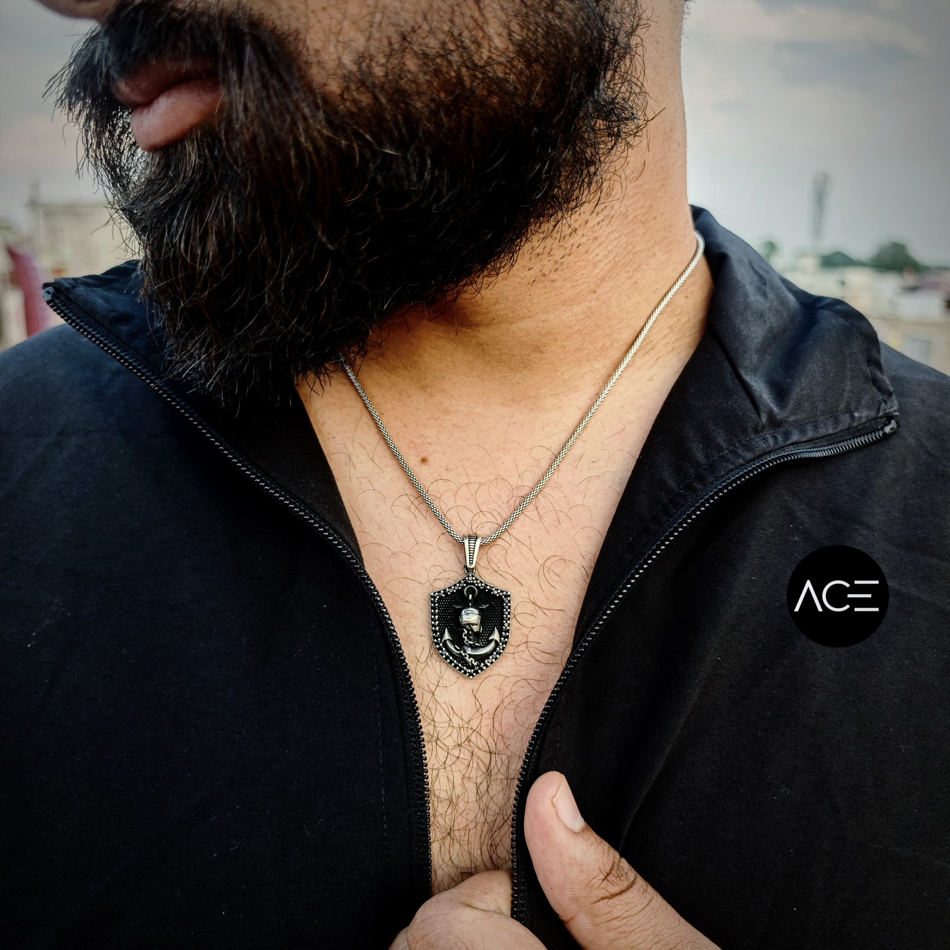 Anchor skull pendant