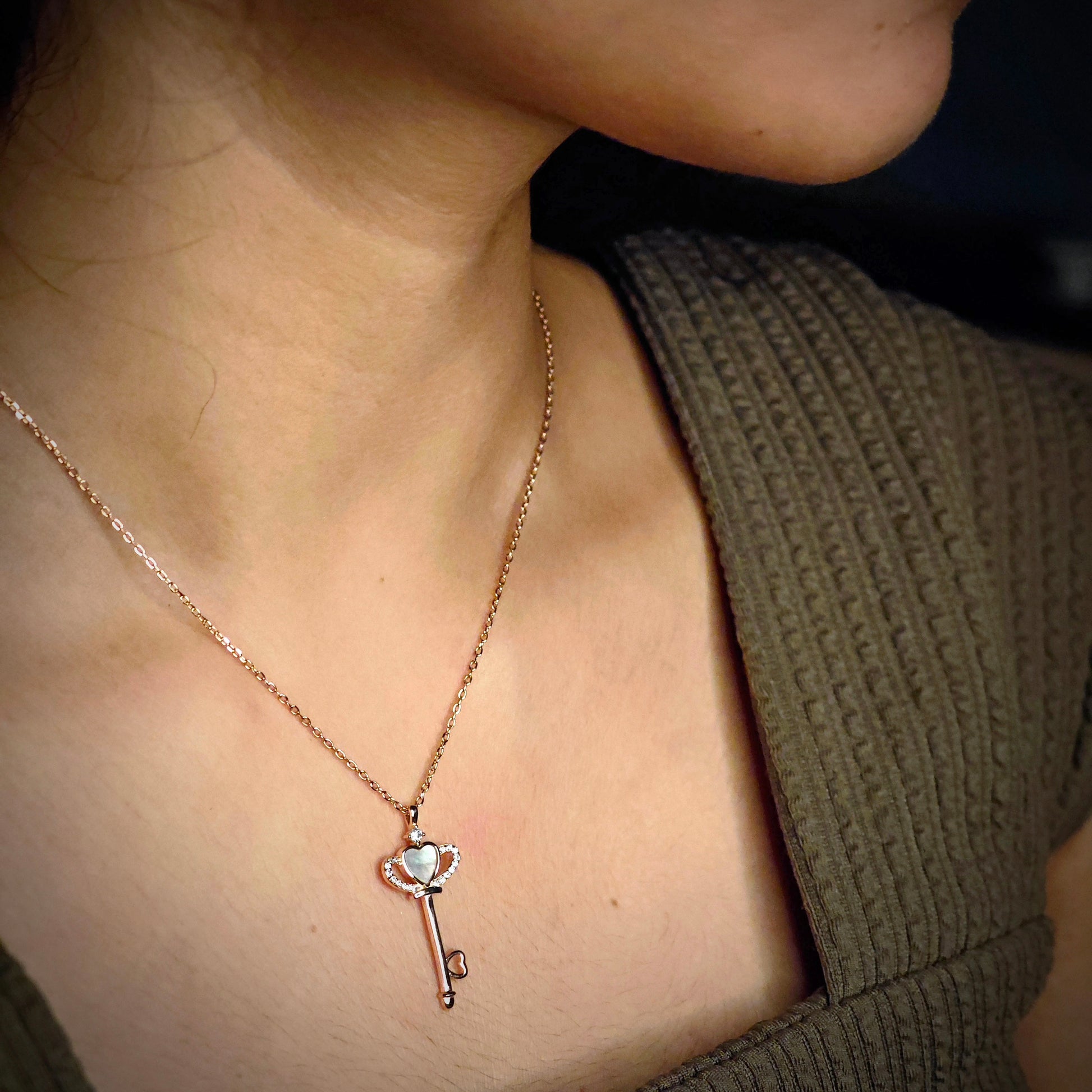 silver necklace
