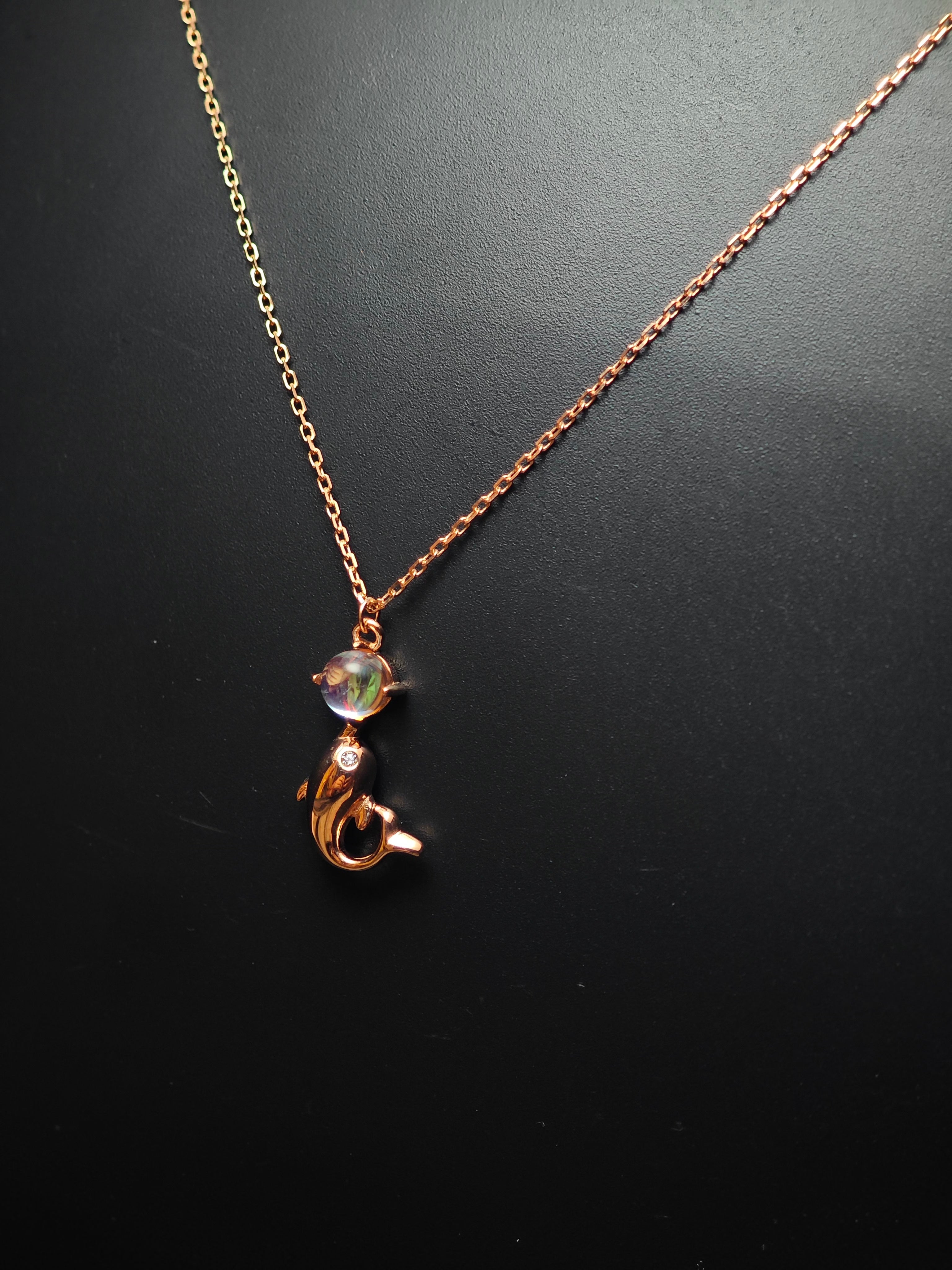 Necklace pendant dolphin rose gold