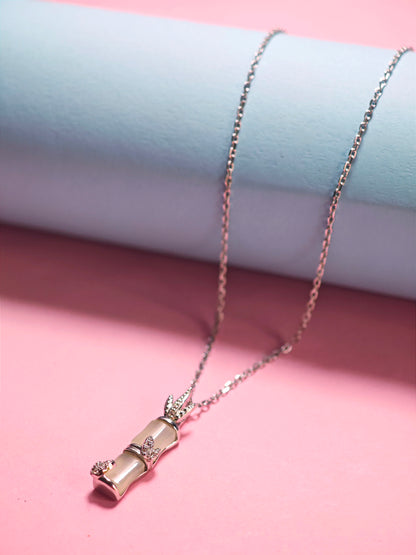 Necklace pendant sleek