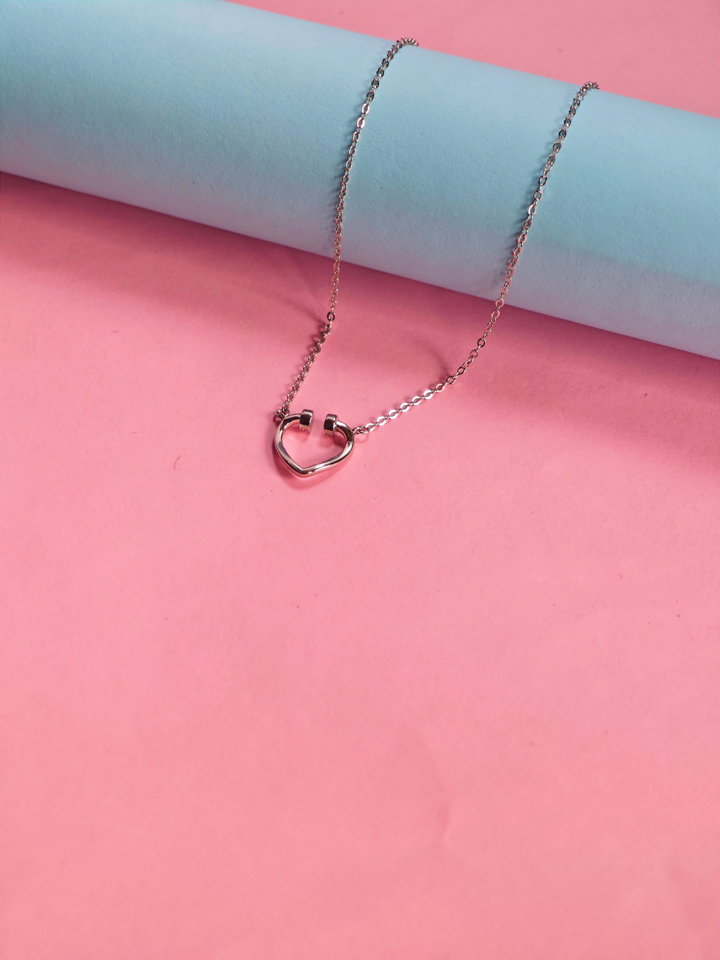 Necklace pendant heart