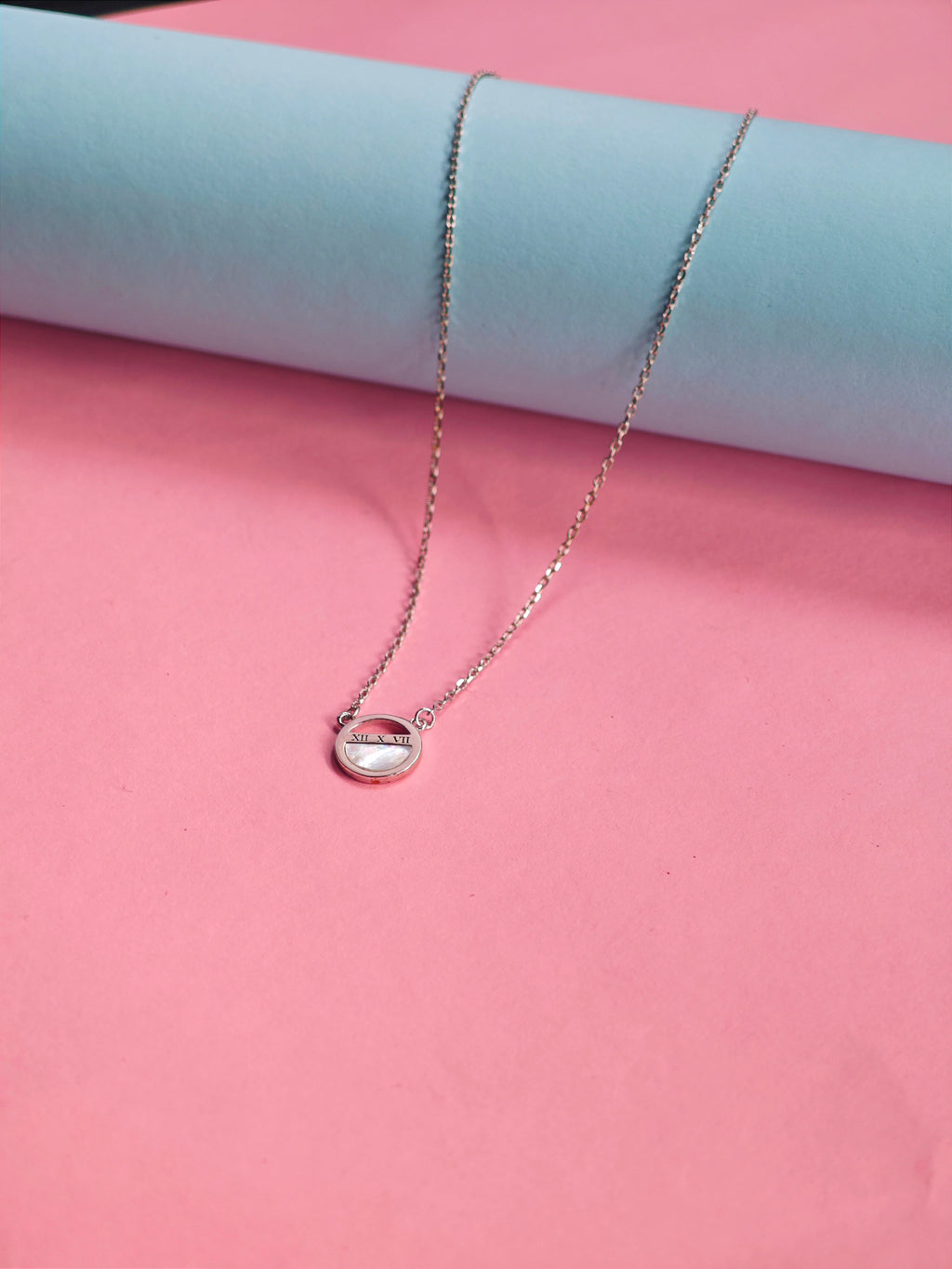 Necklace pendant minimal