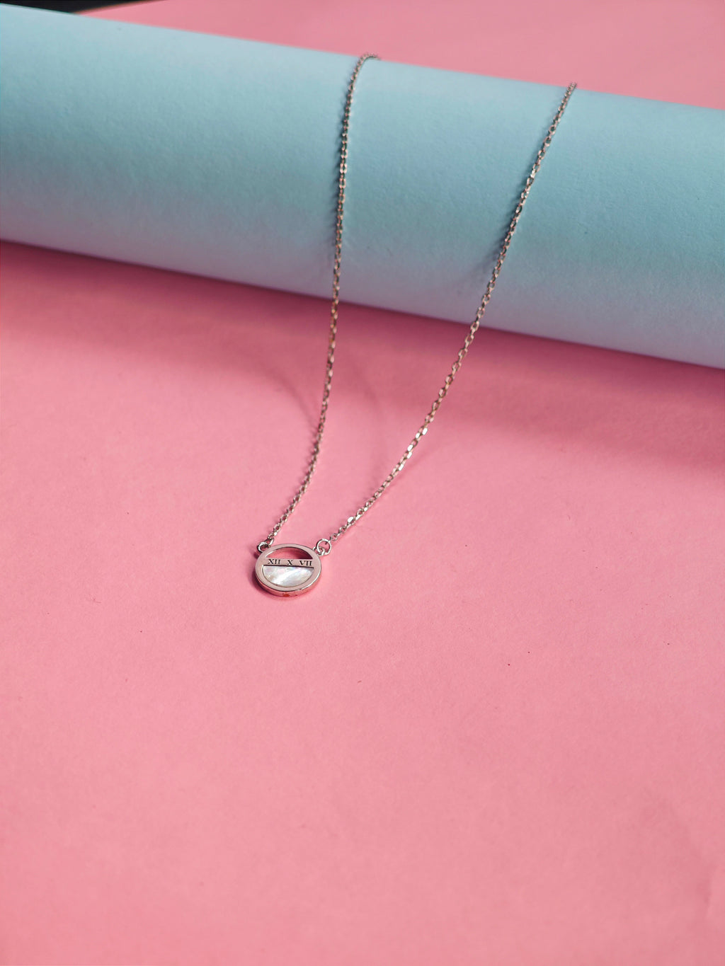 Necklace pendant minimal