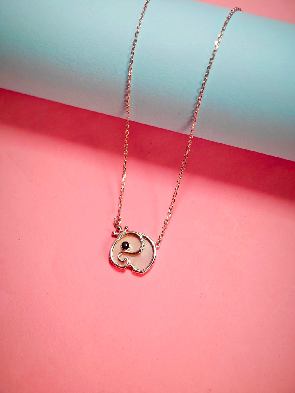 Necklace pendant elephant