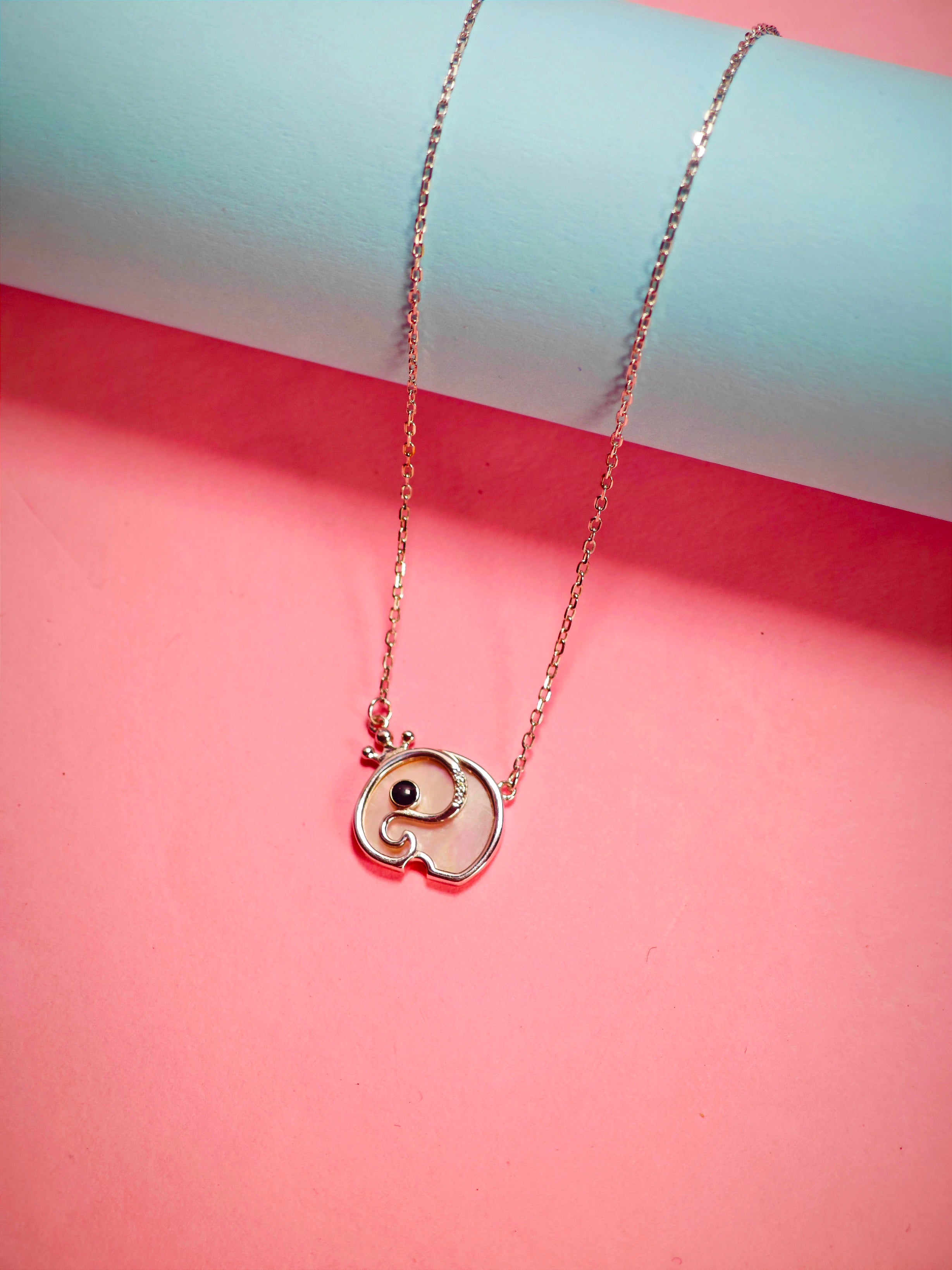 Necklace pendant elephant