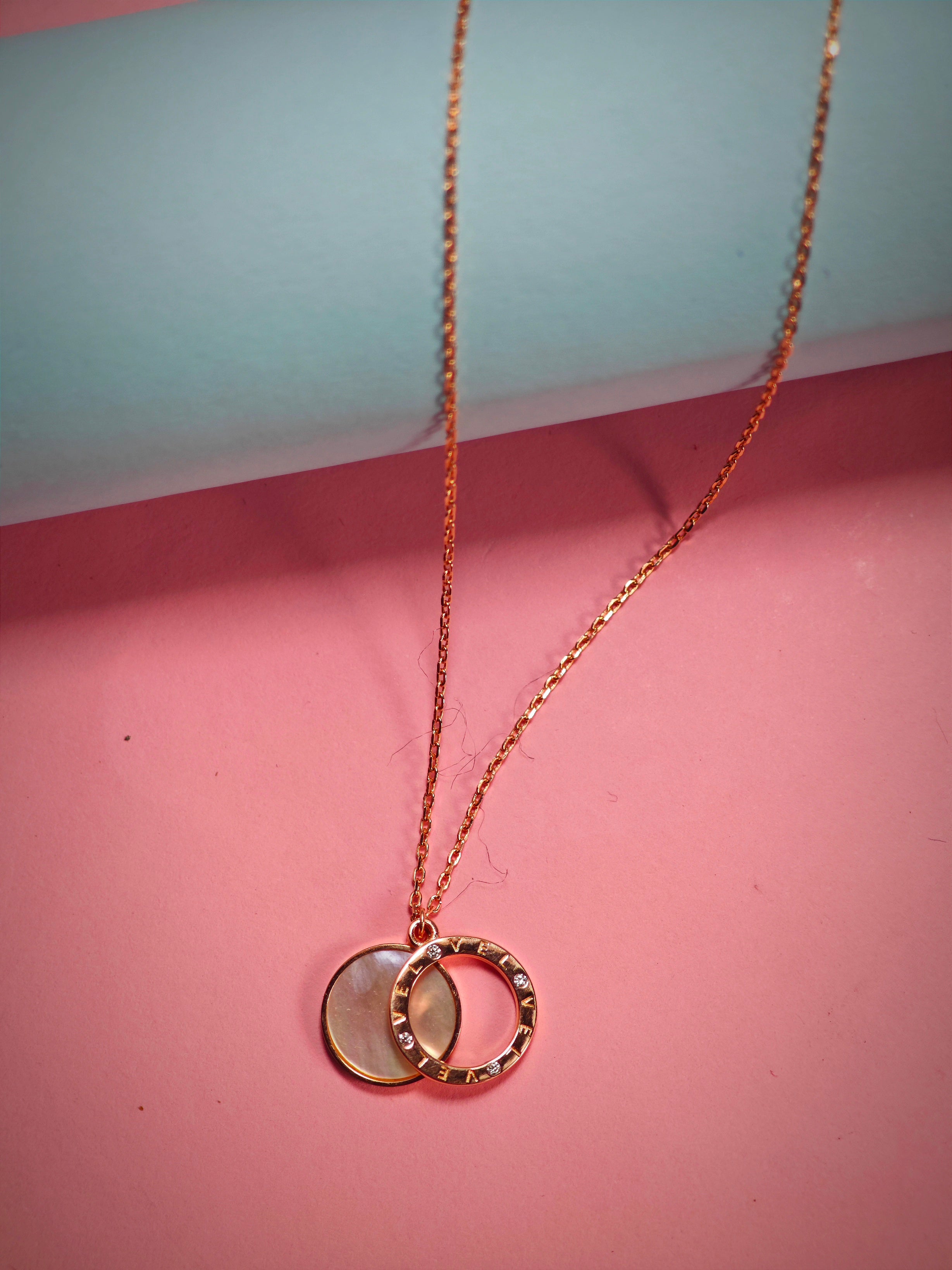 Necklace pendant pearl love