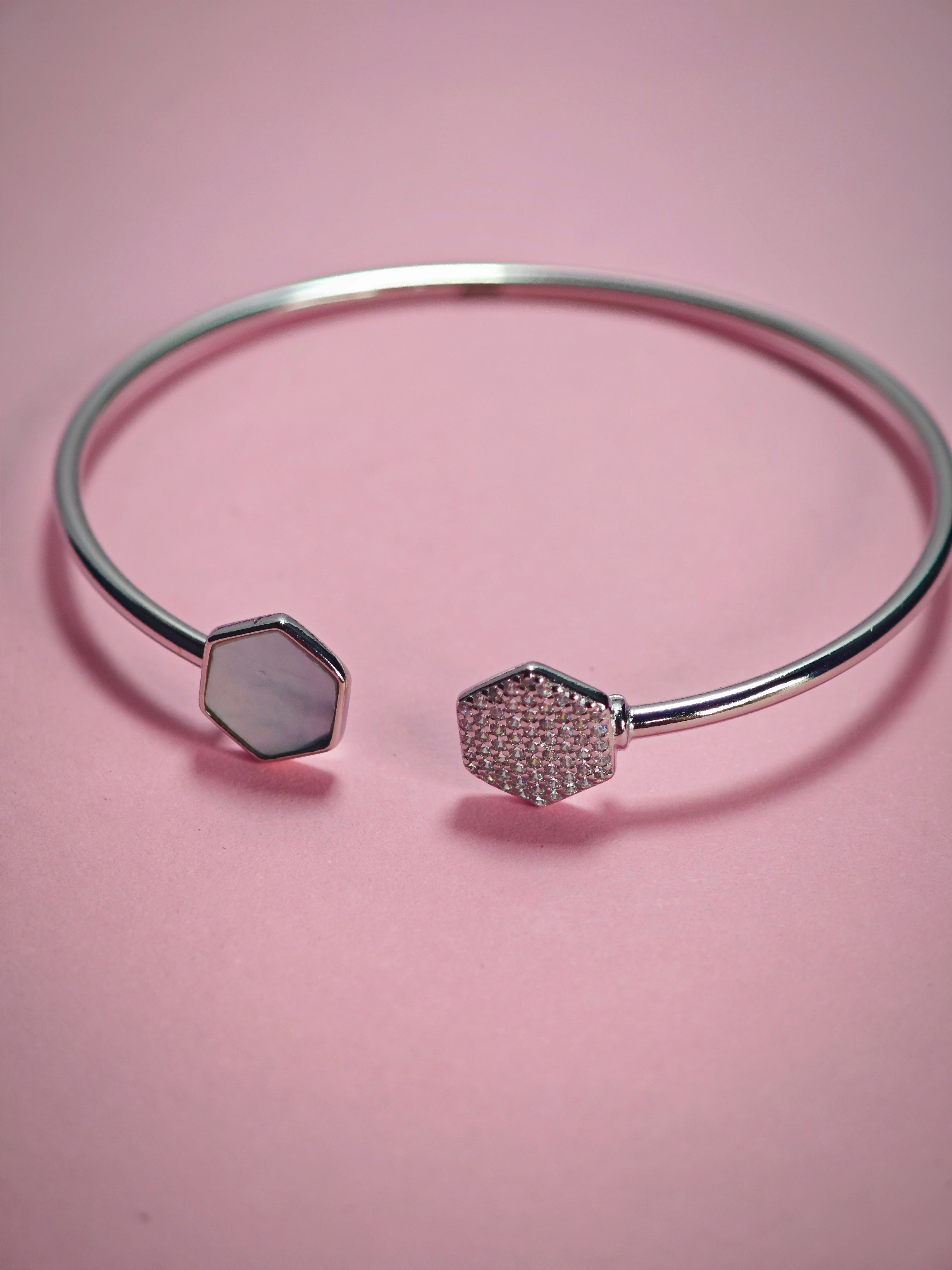 Elegant kada pearl finish