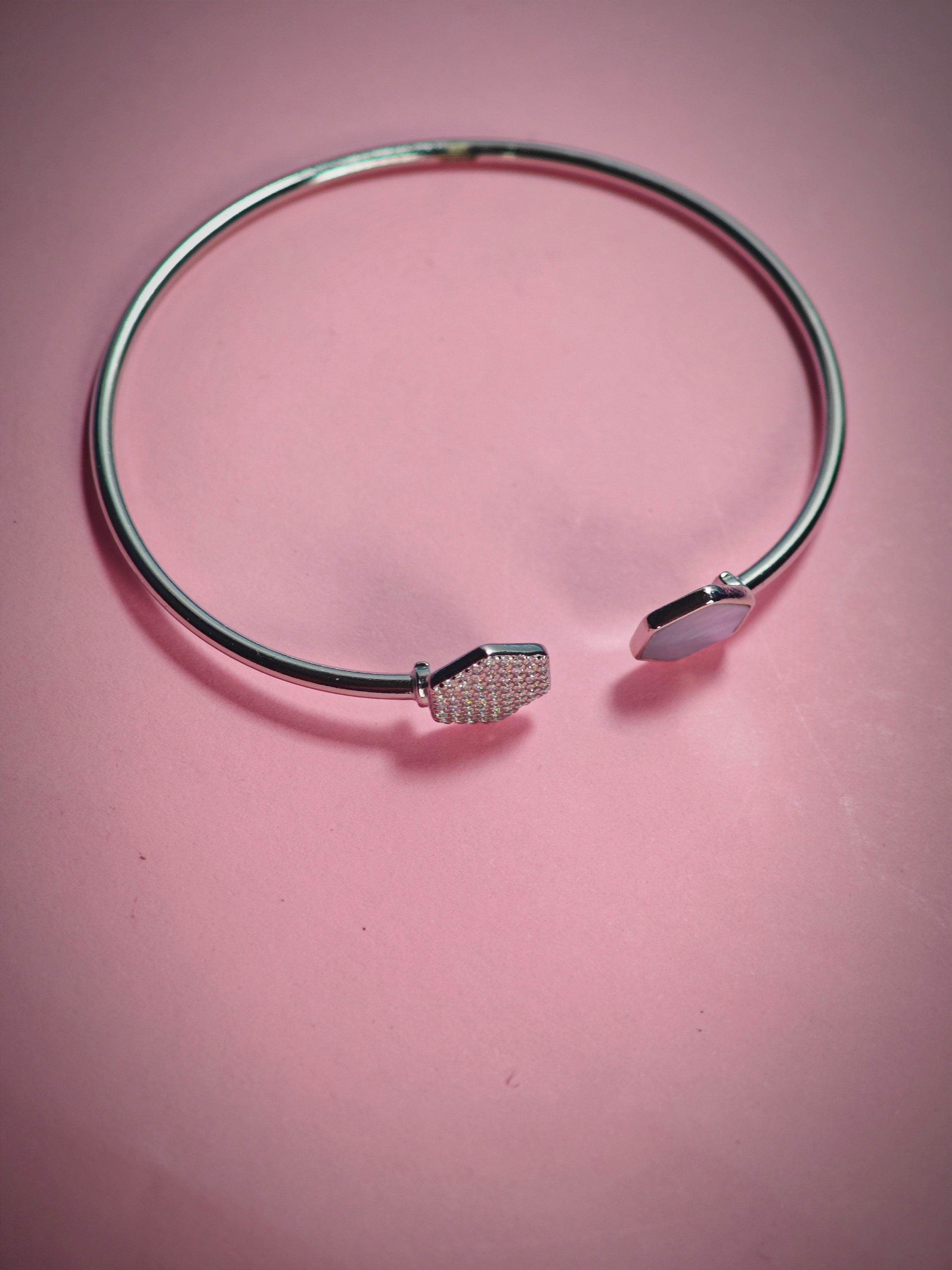 Elegant kada pearl finish