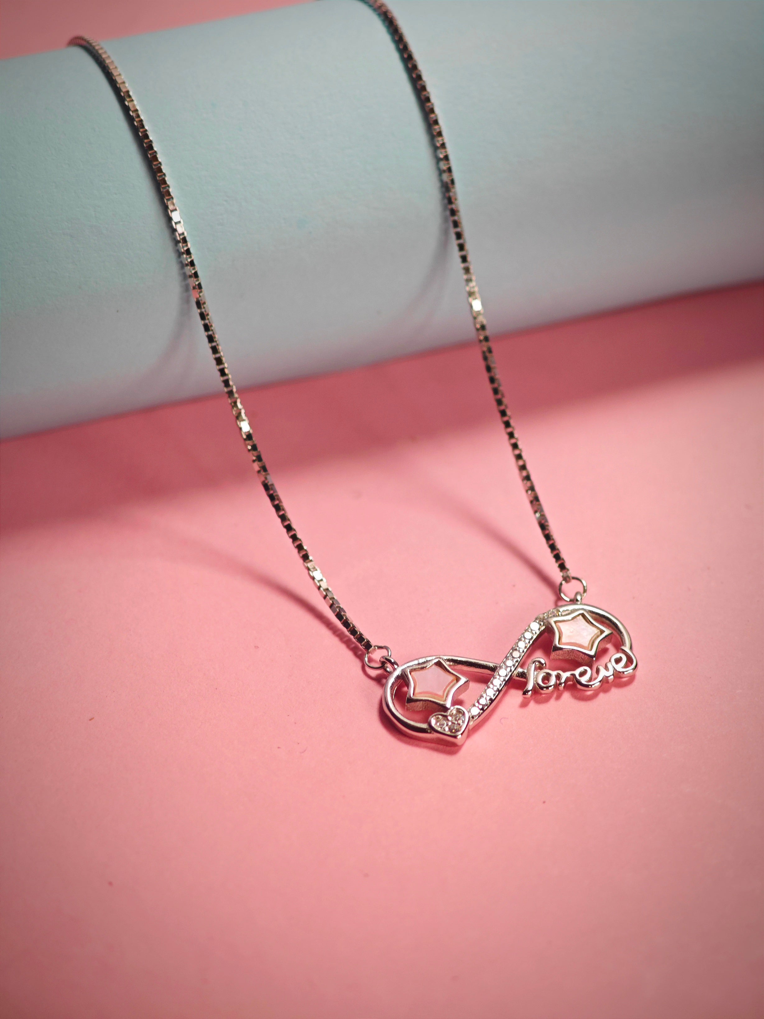 Necklace pendant infinity