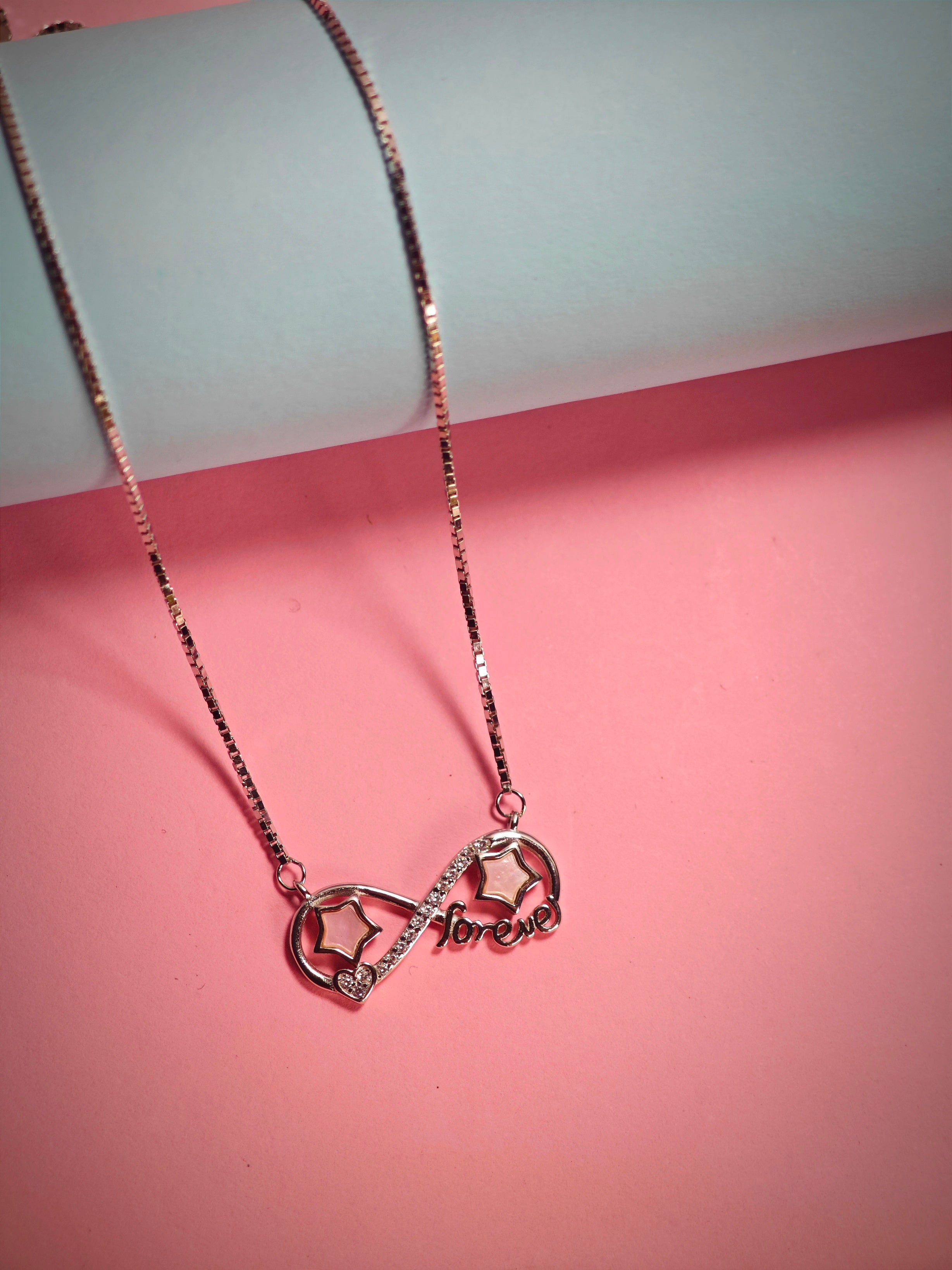 Necklace pendant infinity