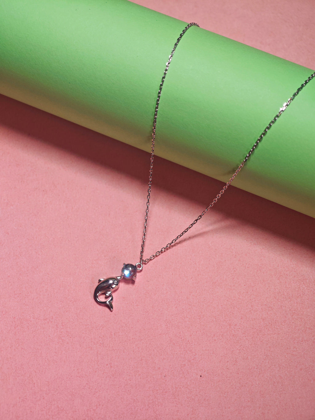 Necklace pendant dolphin