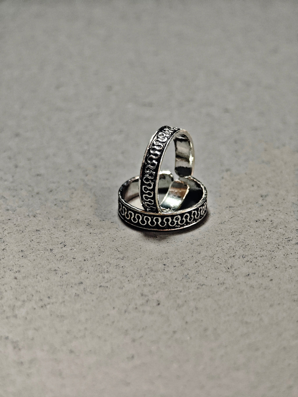 Toe ring oxidize
