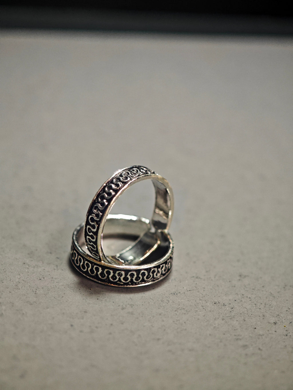 Toe ring oxidize