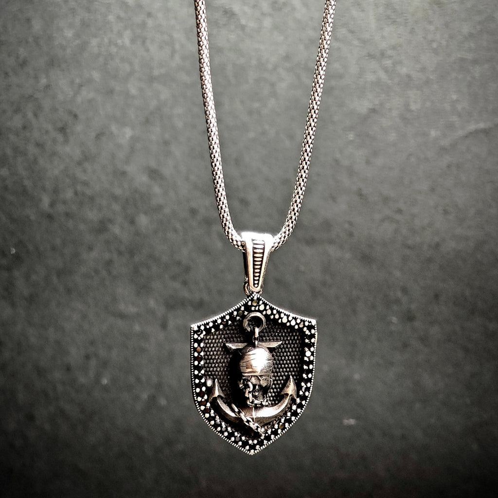 Anchor skull pendant