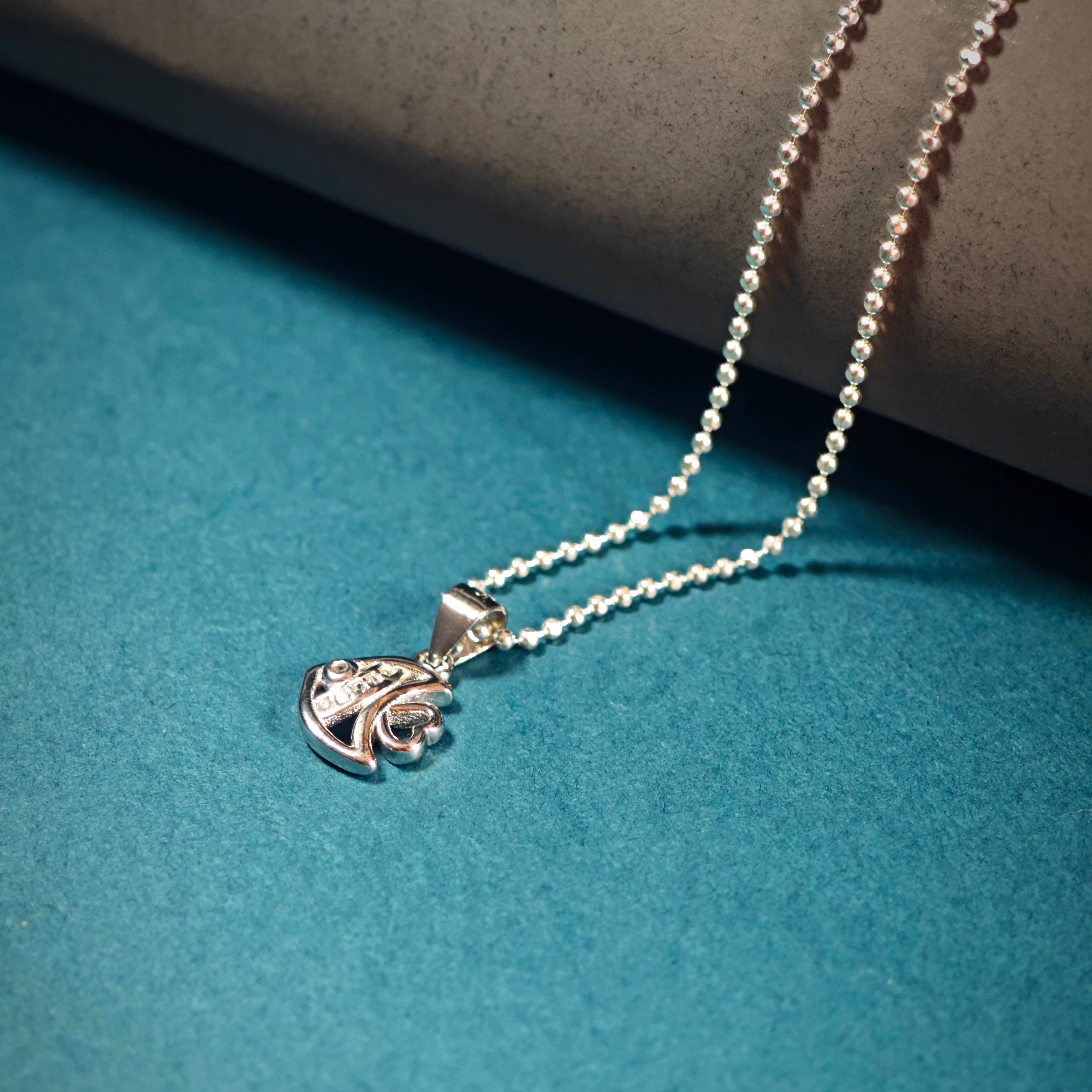 Necklace pendant fish