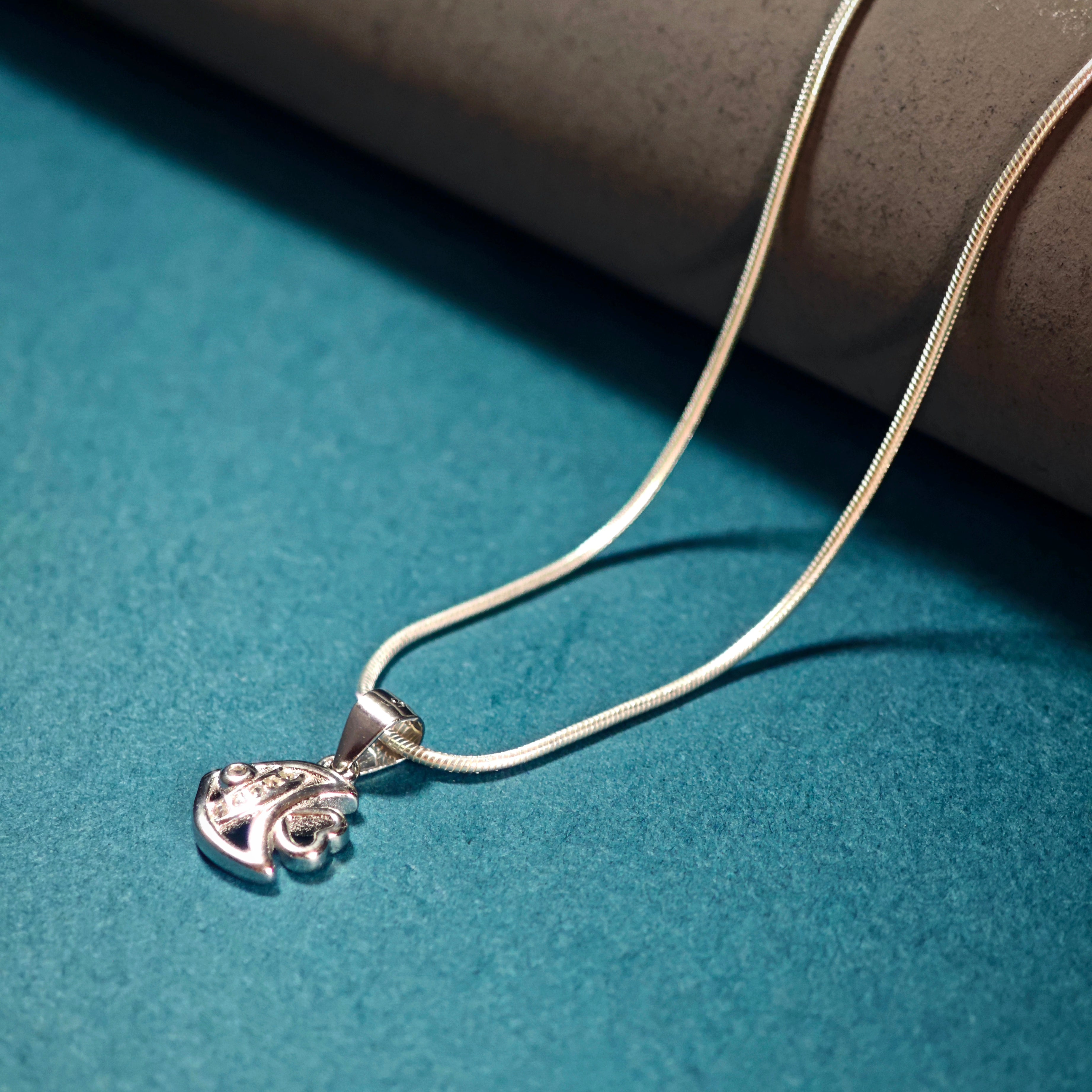 Necklace pendant fish2