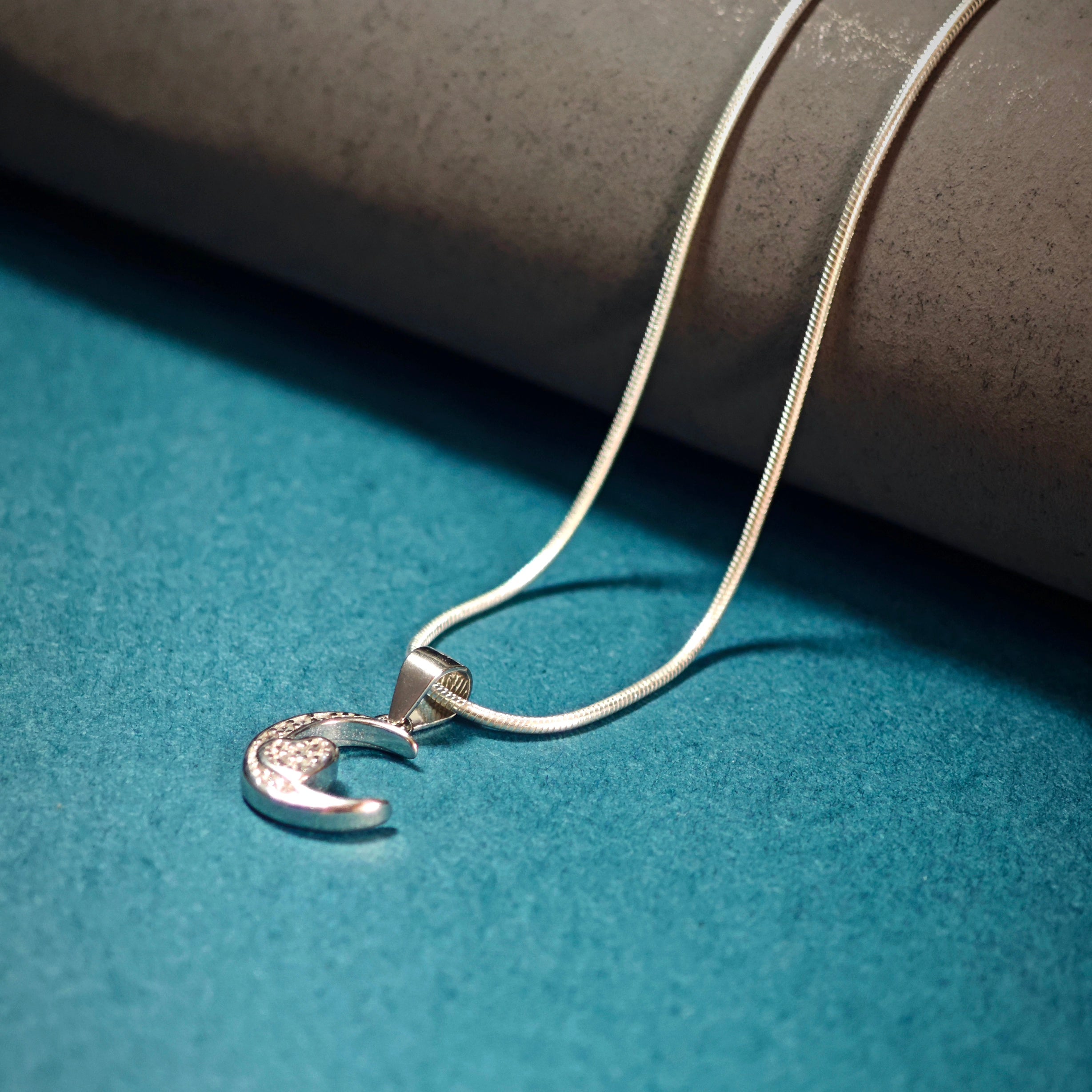 Necklace pendant moon v2