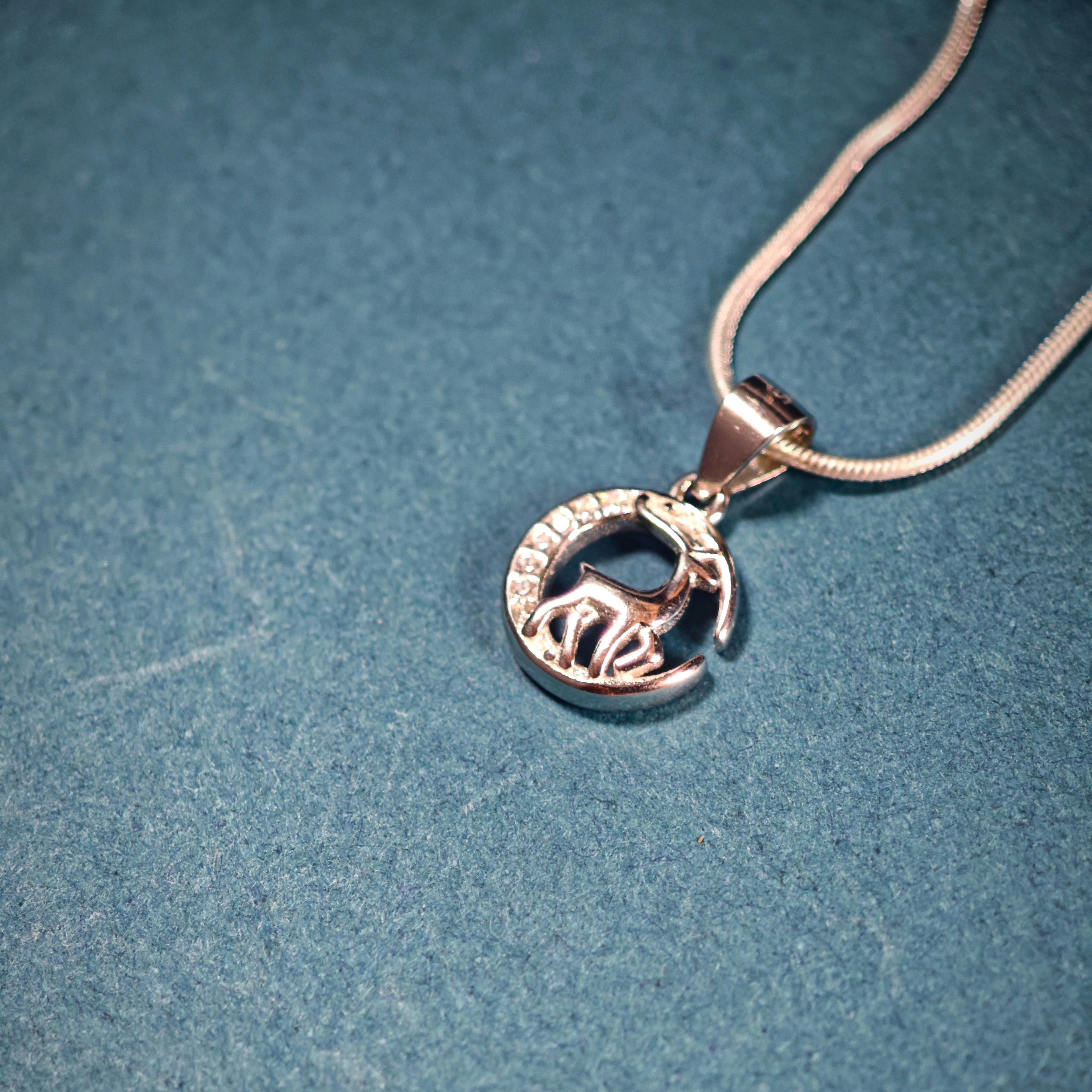 Necklace pendant deer v2