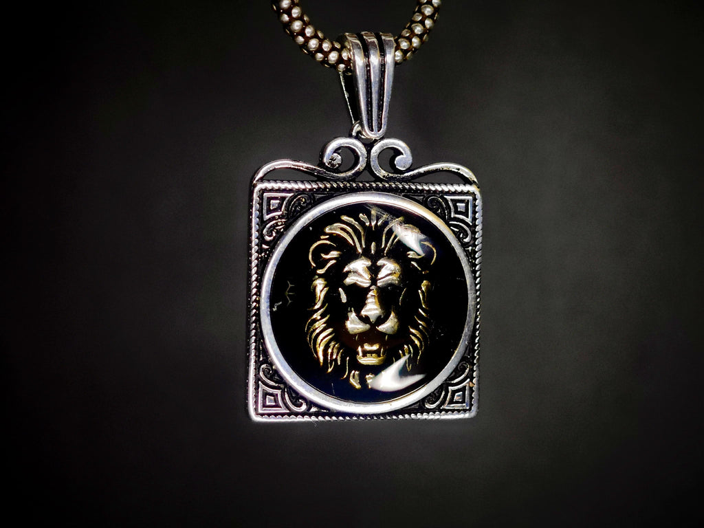 Lion Pendant(square edition with golden touch)