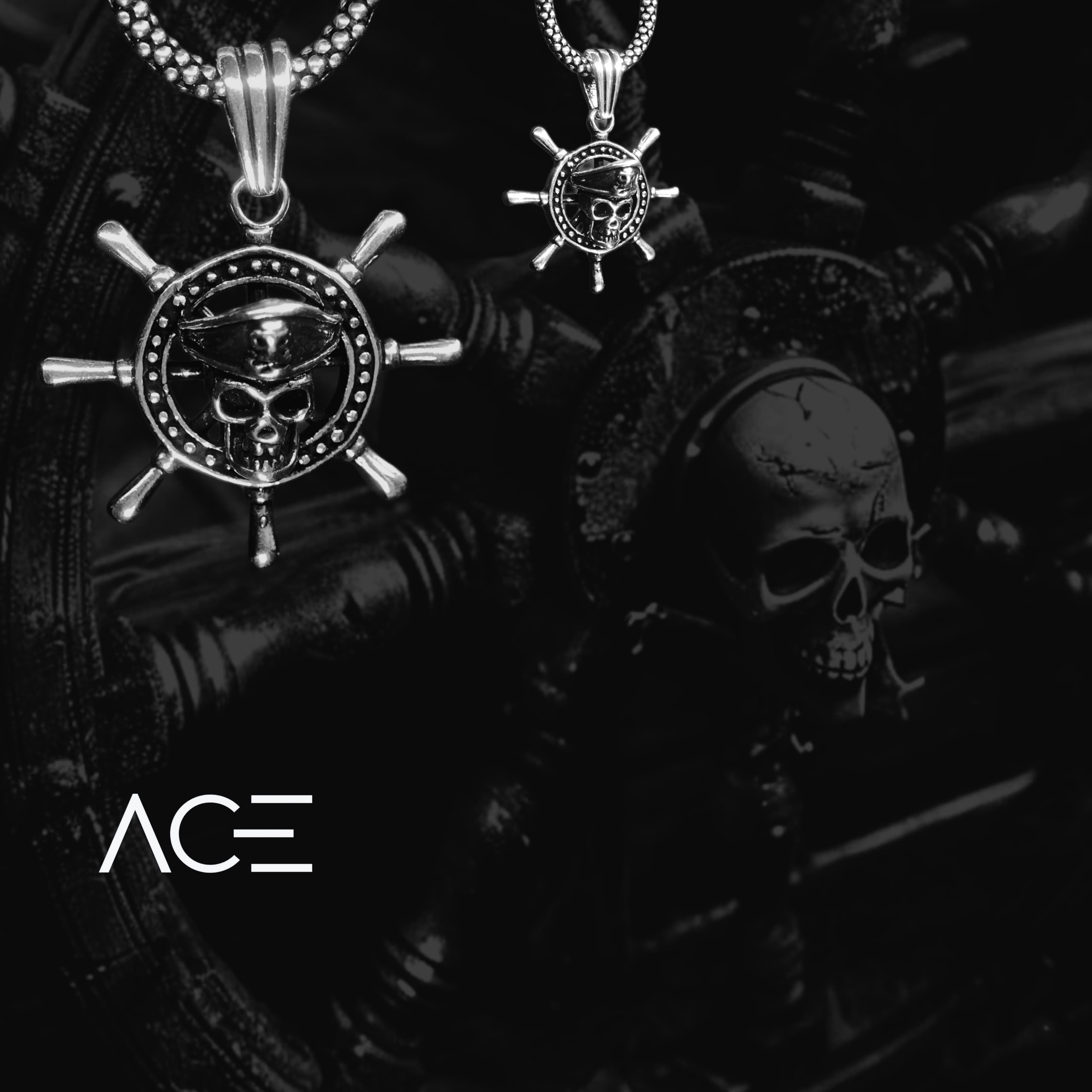 Sailor skull 2 pendant