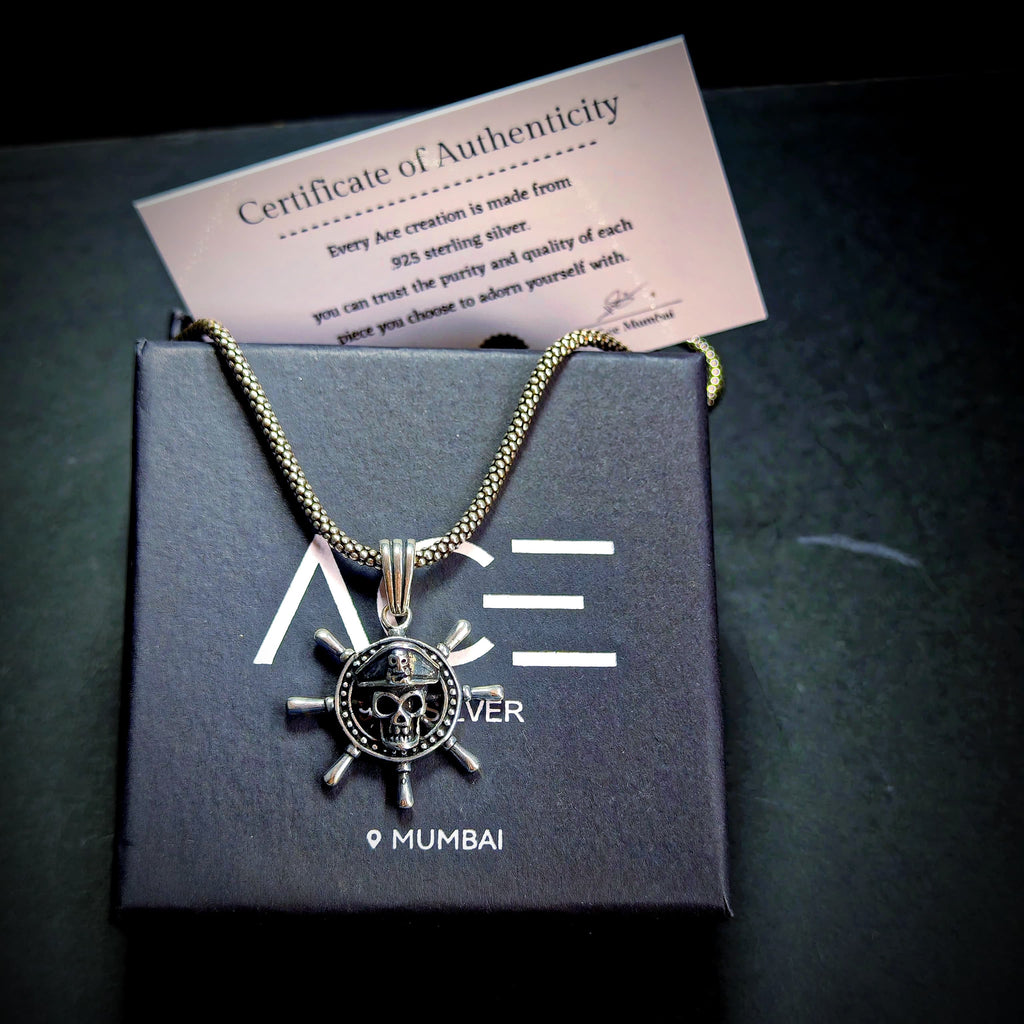 Sailor skull 2 pendant