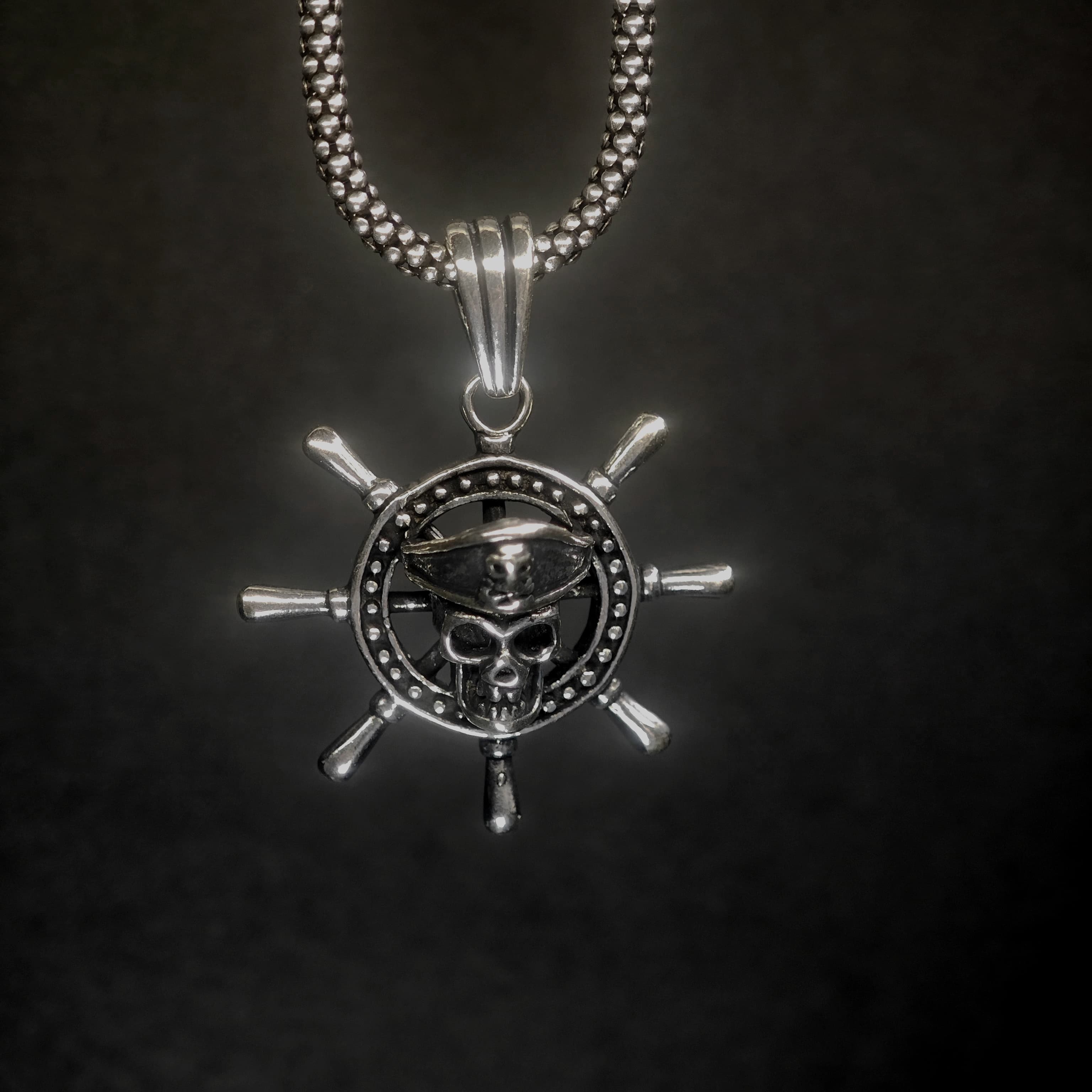 Sailor skull 2 pendant