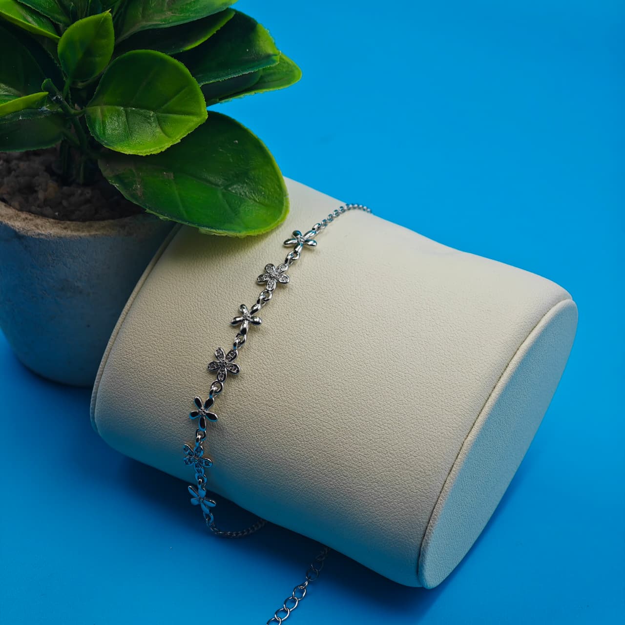 Silver Flora